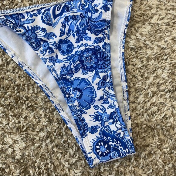 ⭐ 3/$15 Shein Blue White Floral Print Cheeky Side Tie Bikini Bottom S - Picture 2 of 5
